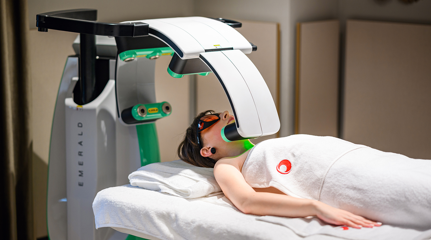 Emerald, cel mai avansat laser rece la nivel mondial  destinat reducerii depozitelor de grăsime corporală