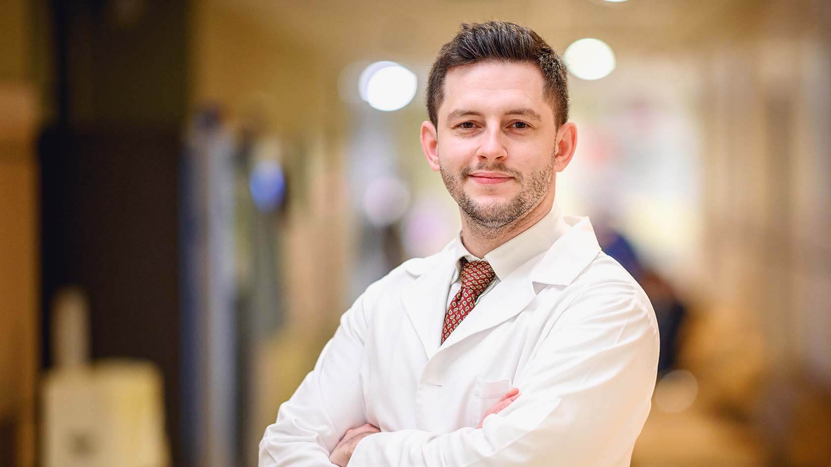 Management chirurgical avansat al unei pseudartroze de femur proximal, la Arcadia