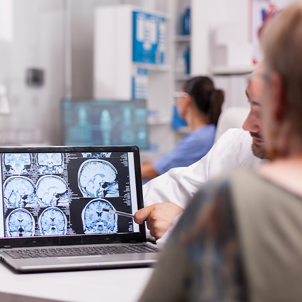 Ce presupune îngrijirea pe termen lung a pacienților cu leziuni cerebrale cronice