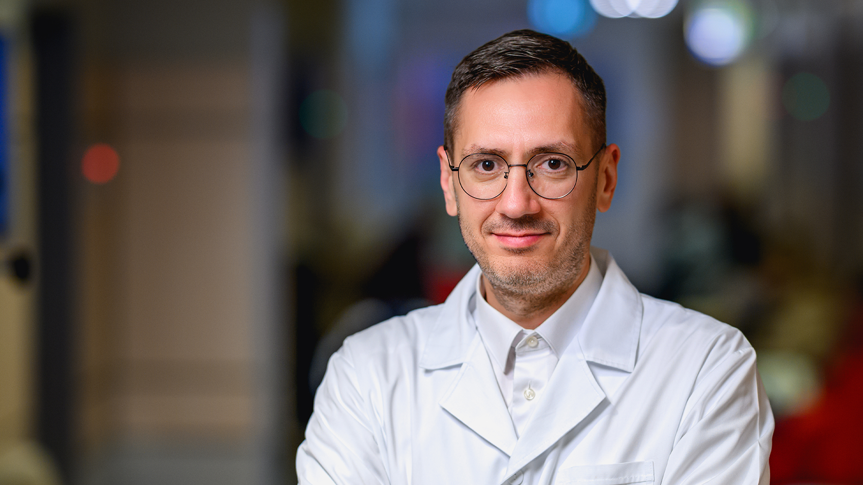 Dr. Ionuț Sandu, chirurg supraspecializat în Chirurgia endocrină, operează la Arcadia