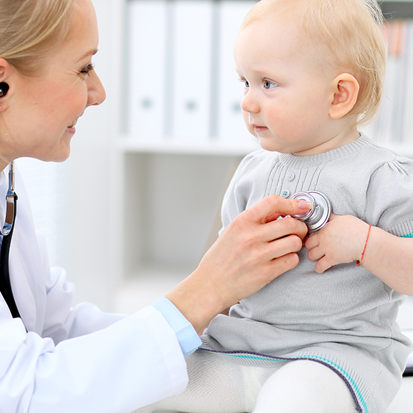 Consultații și investigații medicale recomandate în primul an de viață al bebelușului