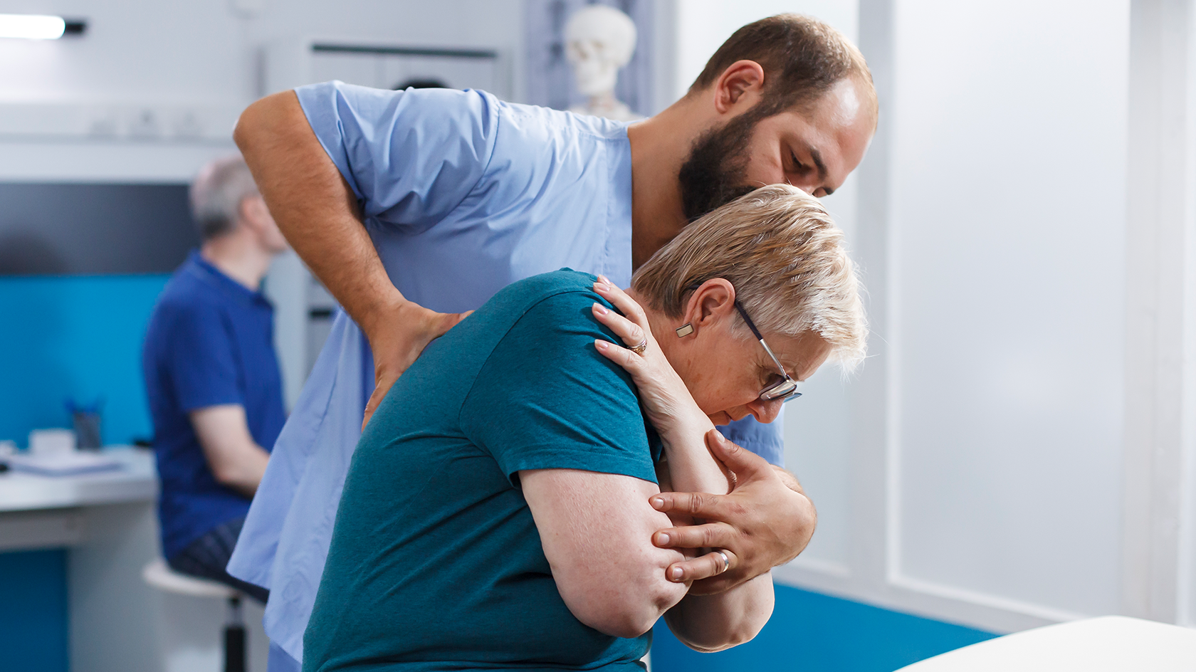 Fizioterapia în scleroza multiplă: un ghid pas cu pas pentru a-ți păstra independența