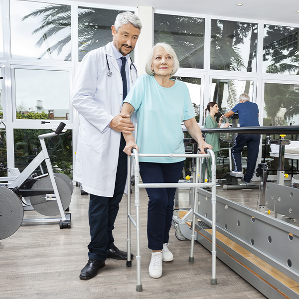 Cum să previi accidentările în timpul recuperării mersului